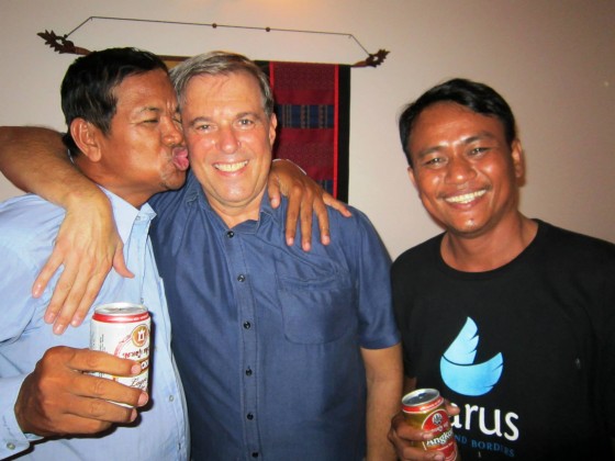 proh bai chekuit - three crazy guys